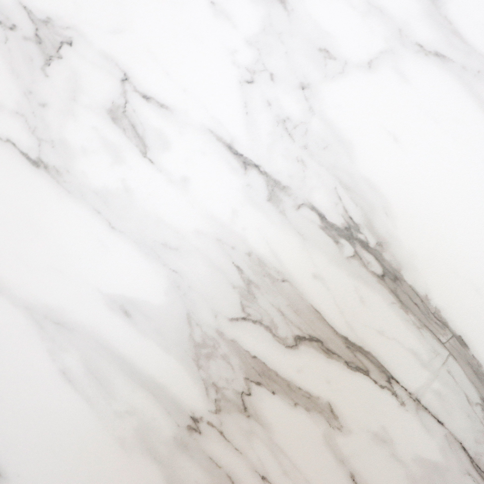 Material en piedra natural ideal para diseño de interiores y transformación de espacios.