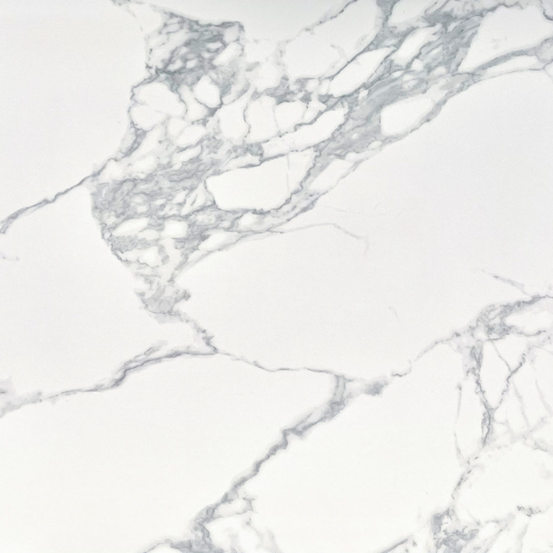 Material en piedra natural ideal para diseño de interiores y transformación de espacios.