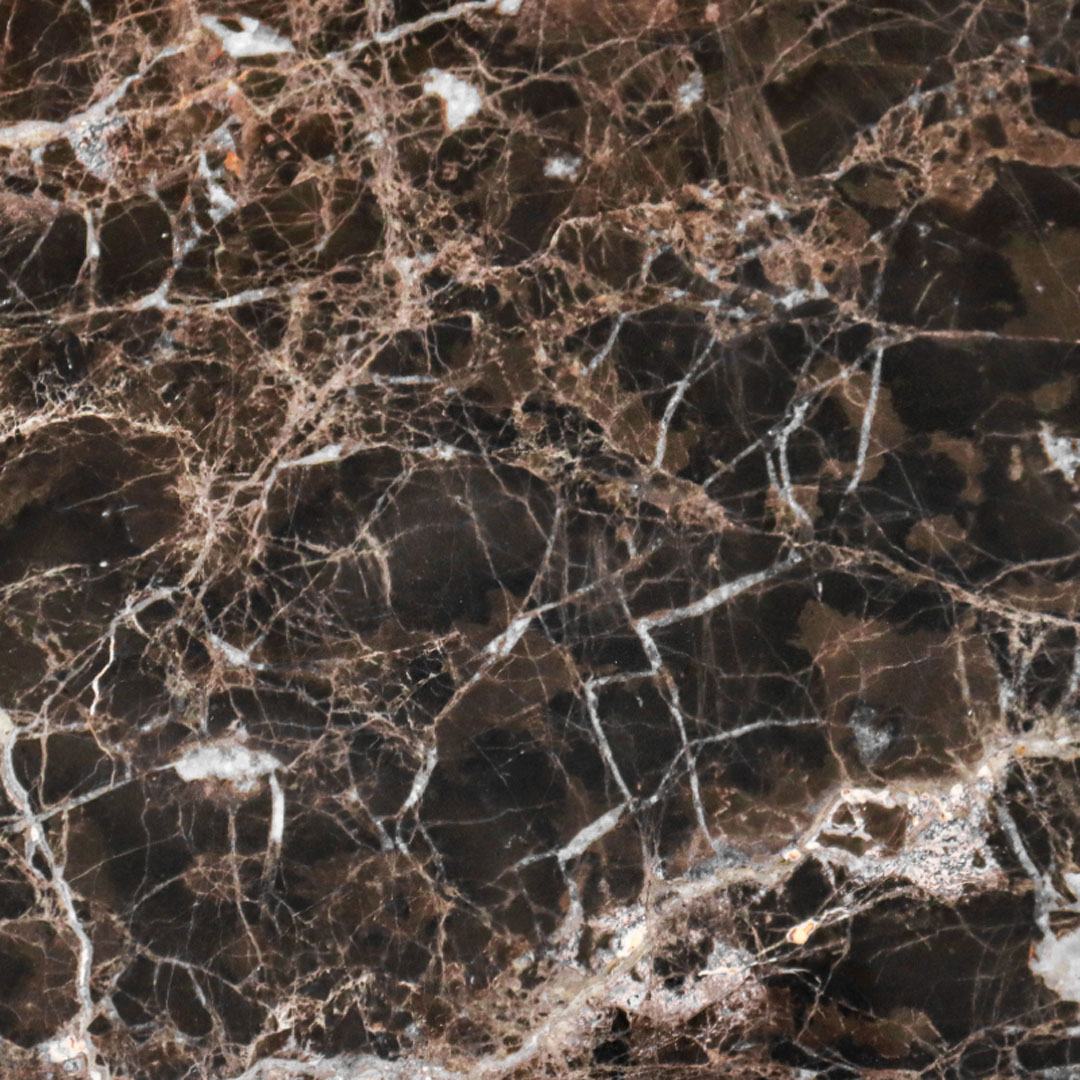 Material en piedra natural ideal para diseño de interiores y transformación de espacios.