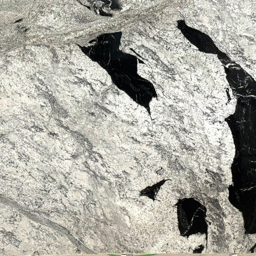 Material en piedra natural ideal para diseño de interiores y transformación de espacios.