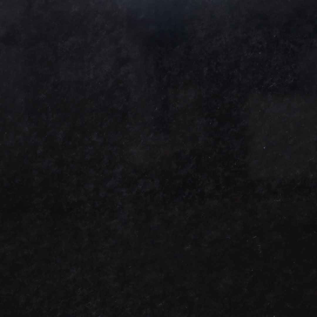 Material en piedra natural ideal para diseño de interiores y transformación de espacios.