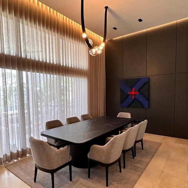 Proyecto de interiorismo con mármol y piedra natural, diseñado para transformar espacios con elegancia.